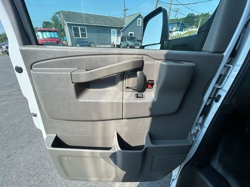 Used 2024 Chevrolet Express 3500 w/ Power Convenience Package RWD image 14