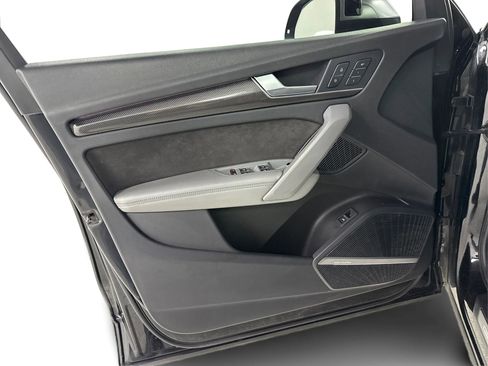 Used 2018 Audi SQ5 Prestige w/ Prestige Package image 21