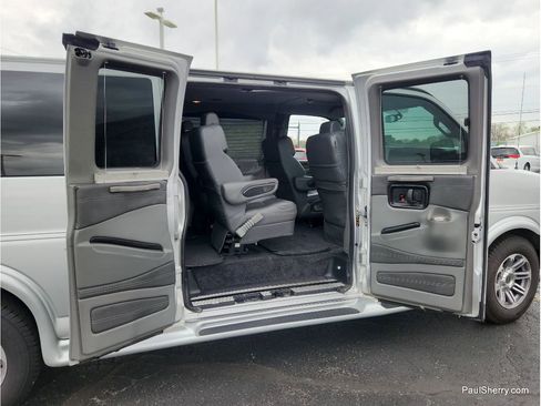 Used 2023 Chevrolet Express 2500 Extended RWD image 23