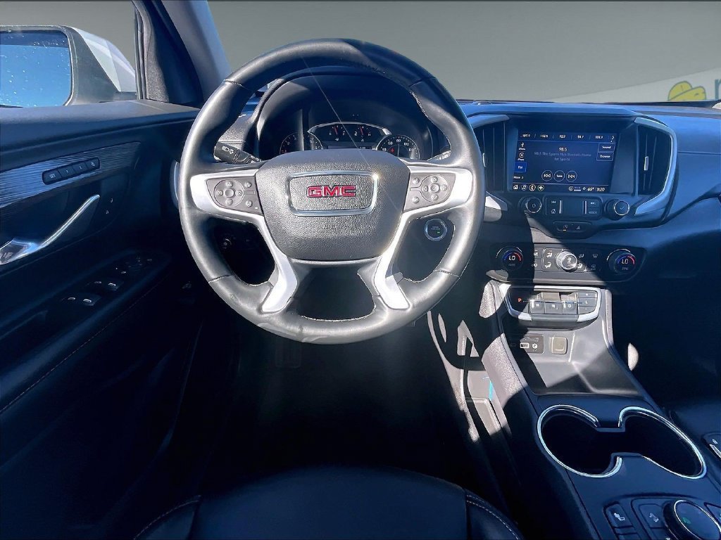 Used 2024 GMC Terrain SLT AWD/4WD image 17