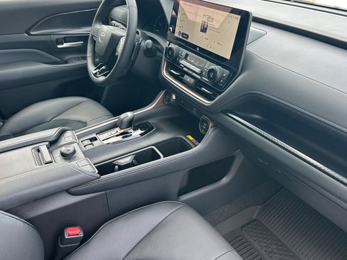 Certified 2026 Toyota Grand Highlander AWD Hybrid image 17