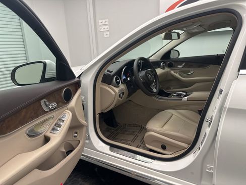 Used 2015 Mercedes-Benz C 300 Sedan w/ Luxury Package image 5
