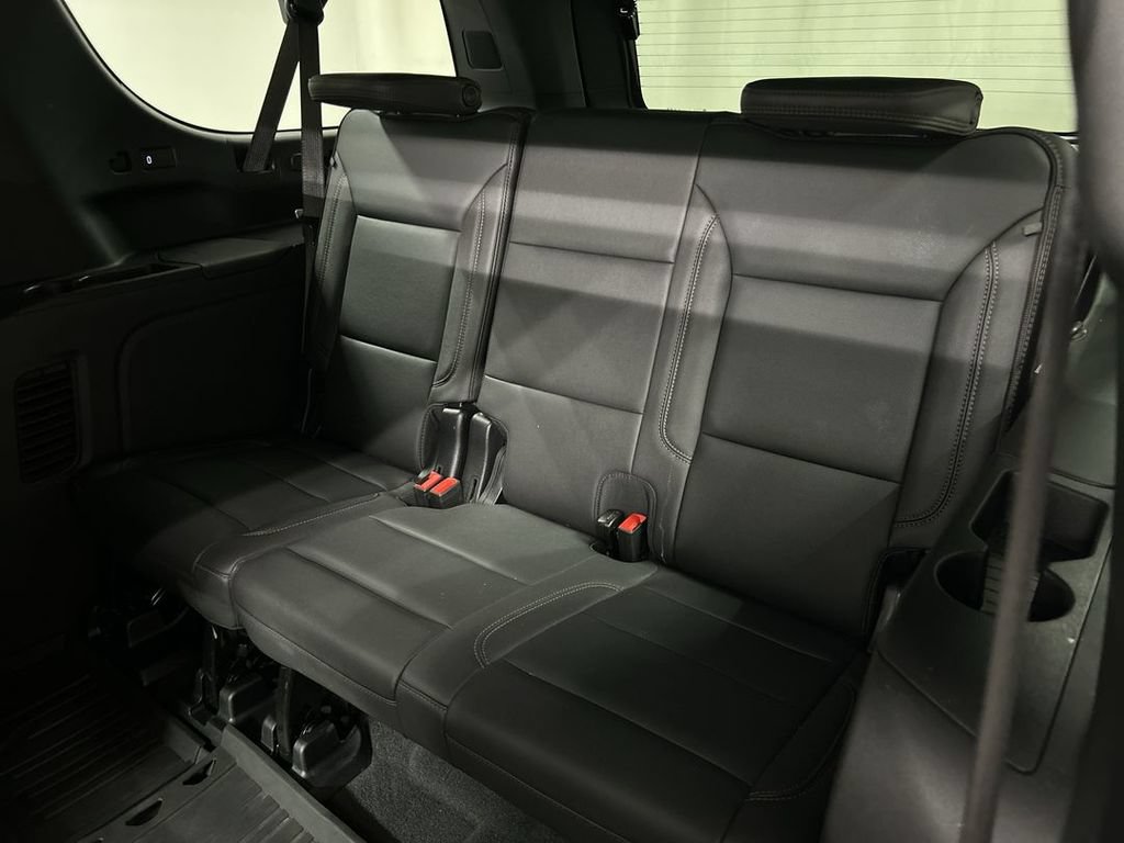 Certified 2025 Chevrolet Suburban High Country AWD/4WD image 21