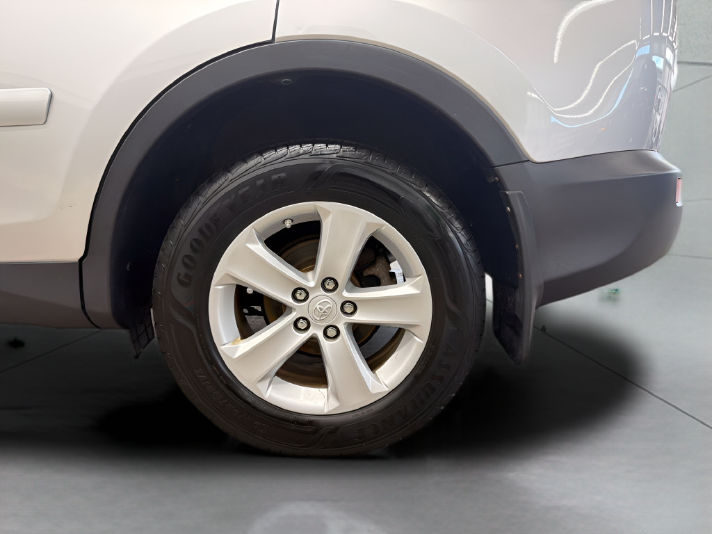 Used 2014 Toyota RAV4 XLE AWD/4WD image 20
