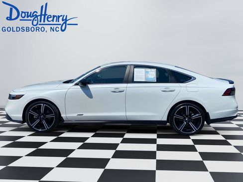 Used 2023 Honda Accord Sport image 2