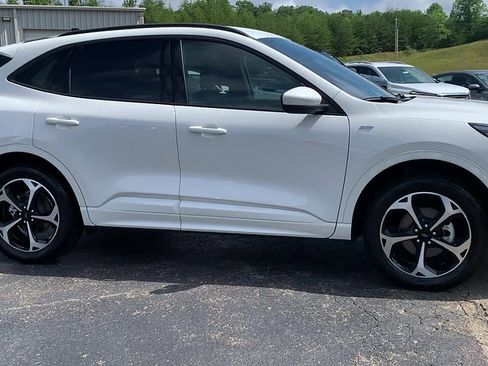 Used 2025 Ford Escape ST-Line Elite AWD/4WD image 8