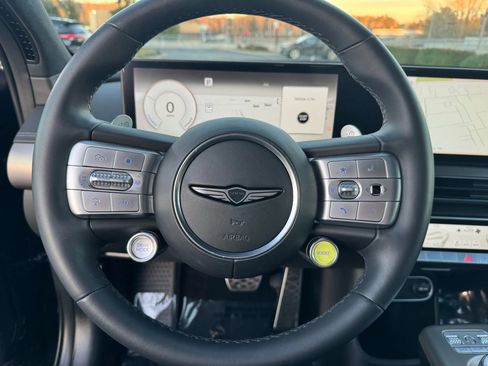 Used 2023 Genesis GV60 Performance image 32