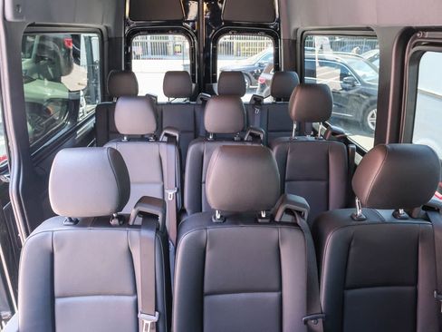 Used 2024 Mercedes-Benz Sprinter 2500 image 20