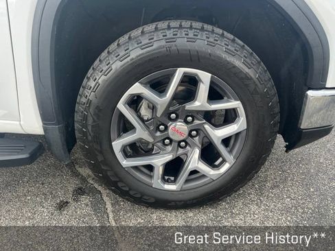 Used 2022 GMC Sierra 1500 SLT w/ SLT Premium Plus Package AWD/4WD image 17