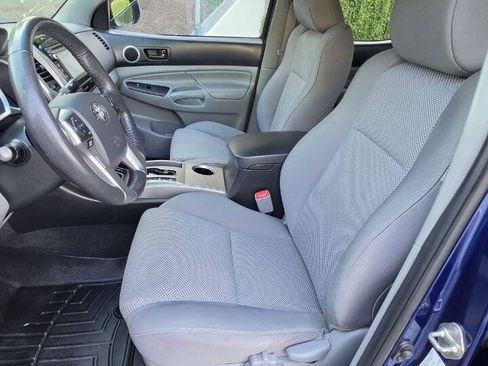 Used 2015 Toyota Tacoma 4x4 Double Cab w/ TRD Sport Package image 9