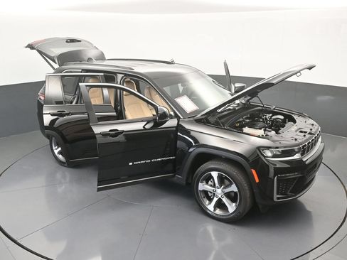 Used 2026 Jeep Grand Cherokee Limited RWD image 69