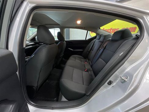 Used 2024 Nissan Altima 2.5 SV w/ SV Premium Package AWD/4WD image 19
