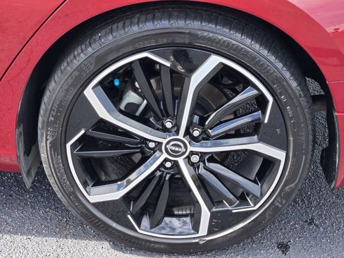 Used 2025 Nissan Altima 2.5 SR w/ SR Premium Package image 9