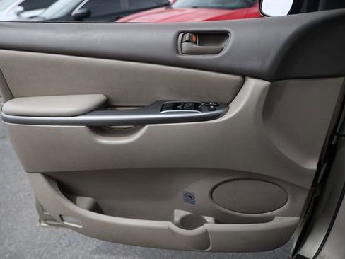 Used 2009 Toyota Sienna LE image 38