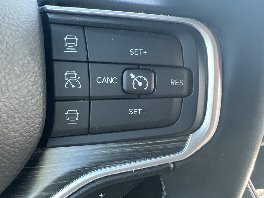 Certified 2024 Jeep Wagoneer L Series II w/ Flexible Seating Group AWD/4WD image 41