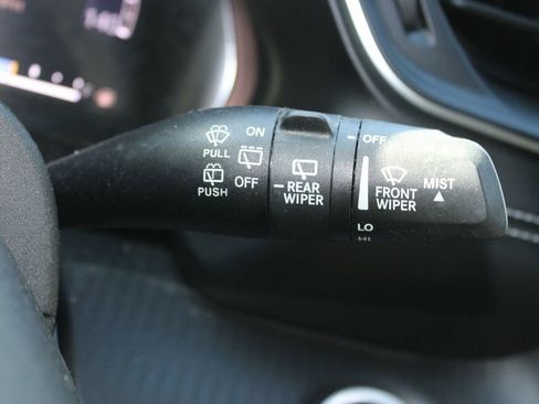 Used 2023 Jeep Grand Cherokee L Laredo image 41