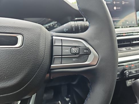 Used 2022 Jeep Compass Latitude AWD/4WD image 23