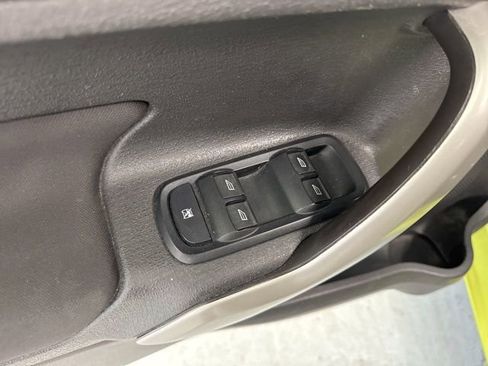 Used 2012 Ford Fiesta SE image 17