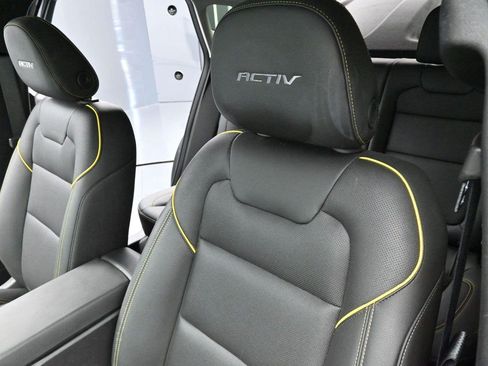 Used 2025 Chevrolet Trax ACTIV w/ Sunroof Package FWD image 15
