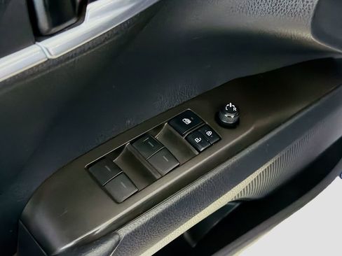 Used 2021 Toyota Camry SE image 18