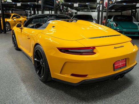 Used 2019 Porsche 911 Speedster RWD image 6