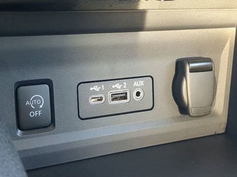 Used 2025 Nissan Sentra SR w/ Midnight Edition FWD image 19