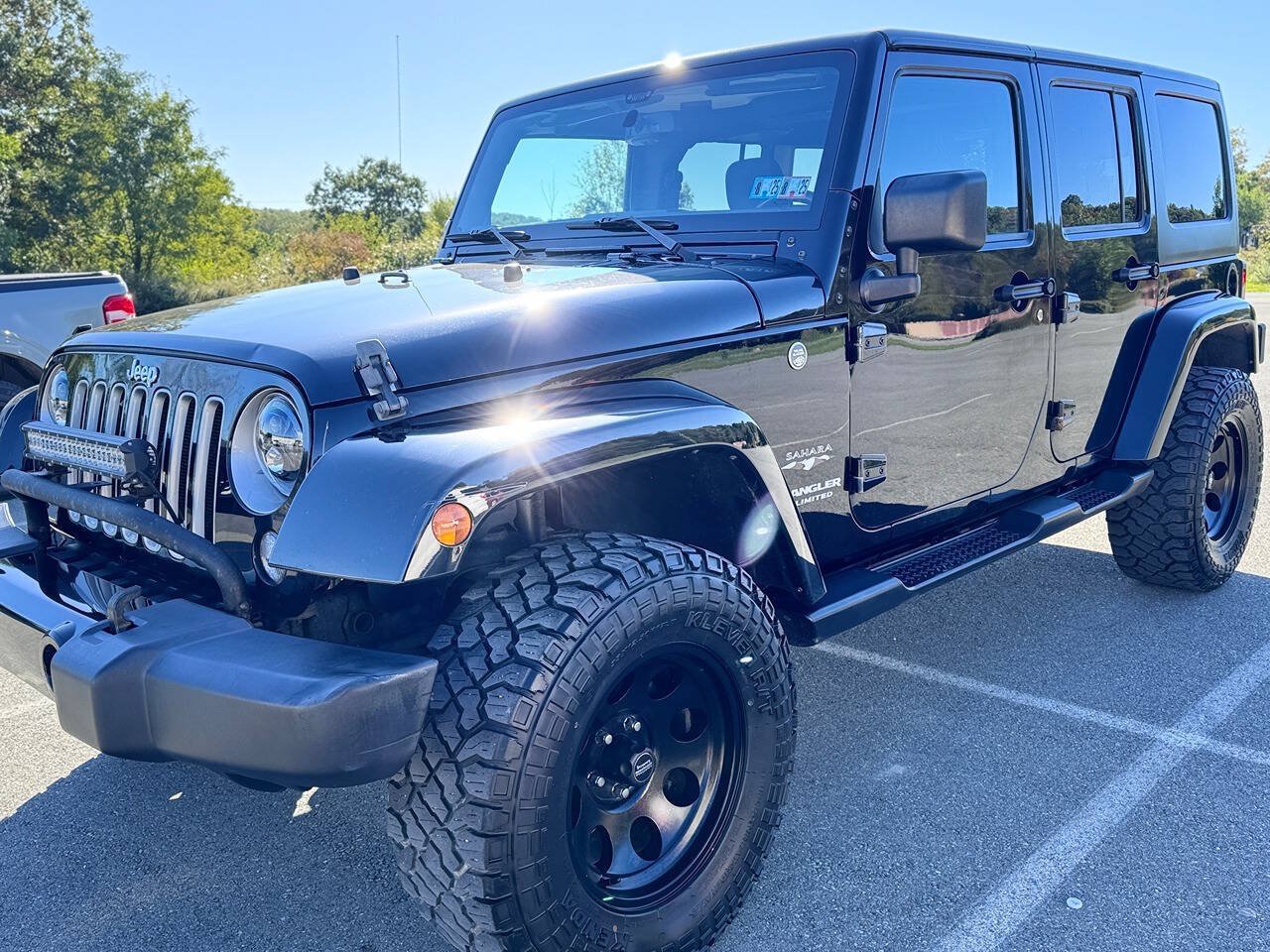 Used 2016 Jeep Wrangler Unlimited Sahara w/ Dual Top Group AWD/4WD image 3