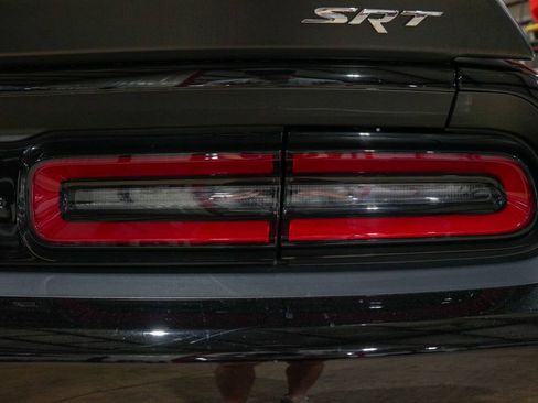 Used 2016 Dodge Challenger SRT Hellcat RWD image 31