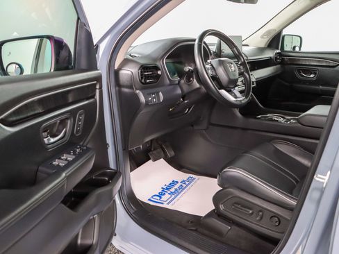 Used 2025 Honda Pilot Elite image 3