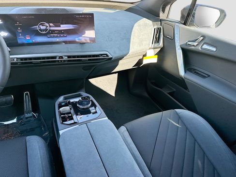 New 2026 BMW iX xDrive45 w/ M Sport Package image 17