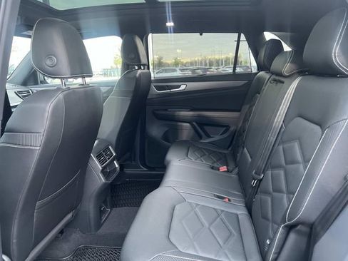 New 2026 Volkswagen Atlas Cross Sport SE FWD image 23
