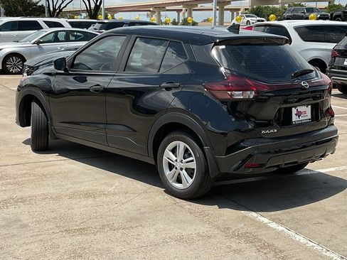 New 2025 Nissan Kicks Play S image 7