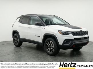 Used 2025 Jeep Compass Trailhawk video 1