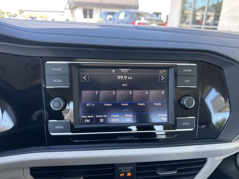 Used 2024 Volkswagen Jetta SE w/ Panoramic Sunroof Package FWD image 19