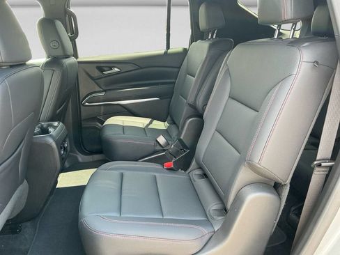 Used 2025 Chevrolet Traverse Z71 AWD/4WD image 14