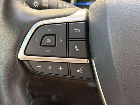 Used 2022 Toyota Highlander Platinum image 17