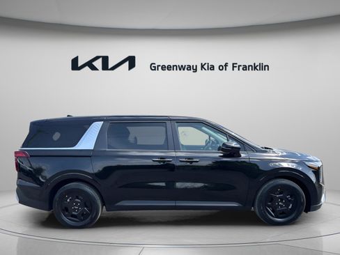 New 2026 Kia Carnival FWD image 8