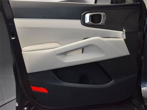Certified 2025 Kia Sorento S w/ Panoramic Sunroof Package image 17