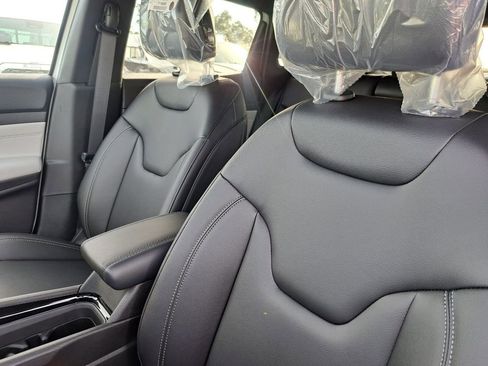 New 2026 Jeep Compass Limited image 19