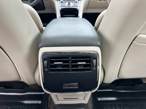 Used 2017 Lincoln Continental Select w/ Climate Package AWD/4WD image 13