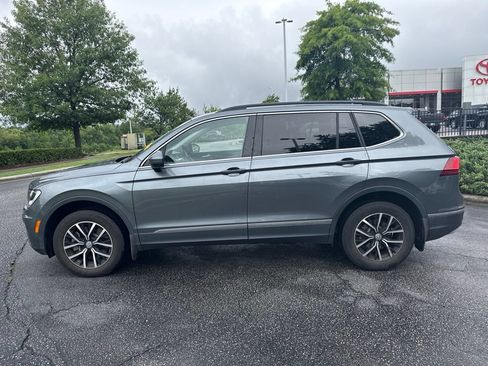 Used 2021 Volkswagen Tiguan SE FWD image 3