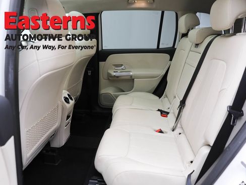 Used 2021 Mercedes-Benz GLB 250 4MATIC w/ Premium Package image 22