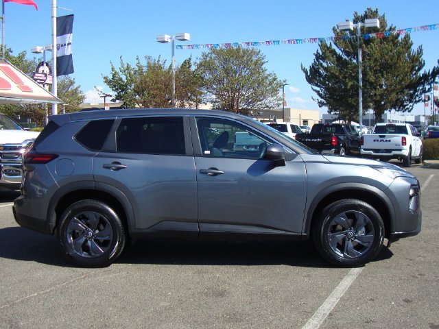 Used 2026 Nissan Rogue SV FWD image 7