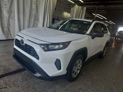 Used 2019 Toyota RAV4 LE FWD image 1