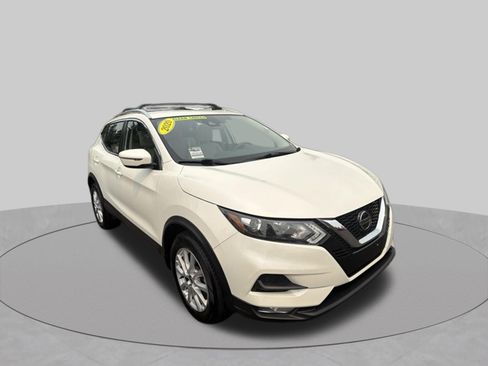 Used 2020 Nissan Rogue Sport SV w/ All-Weather Package AWD/4WD image 1