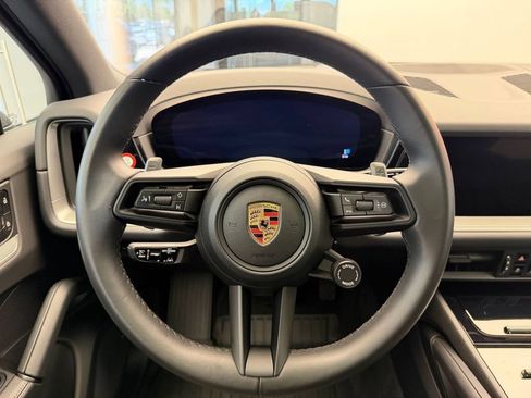 Used 2024 Porsche Cayenne AWD/4WD image 11