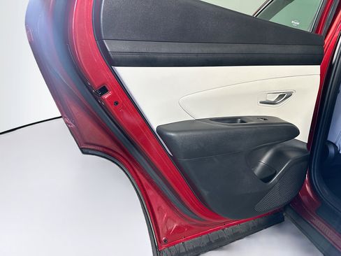 Used 2025 Hyundai Tucson SEL FWD image 25
