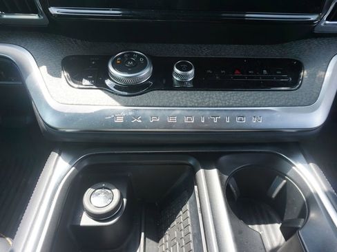 Used 2025 Ford Expedition Tremor AWD/4WD image 11