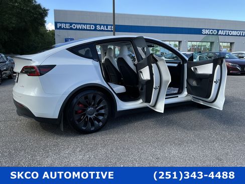 Used 2022 Tesla Model Y Performance AWD/4WD image 33