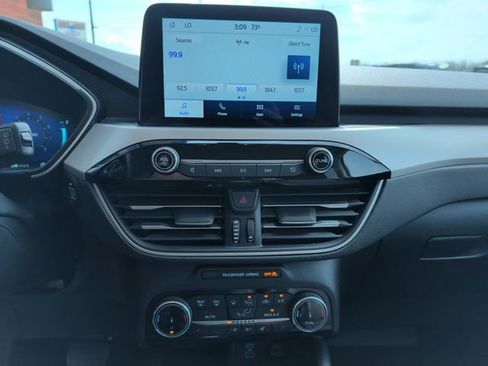 Used 2022 Ford Escape SEL w/ Technology Package image 17